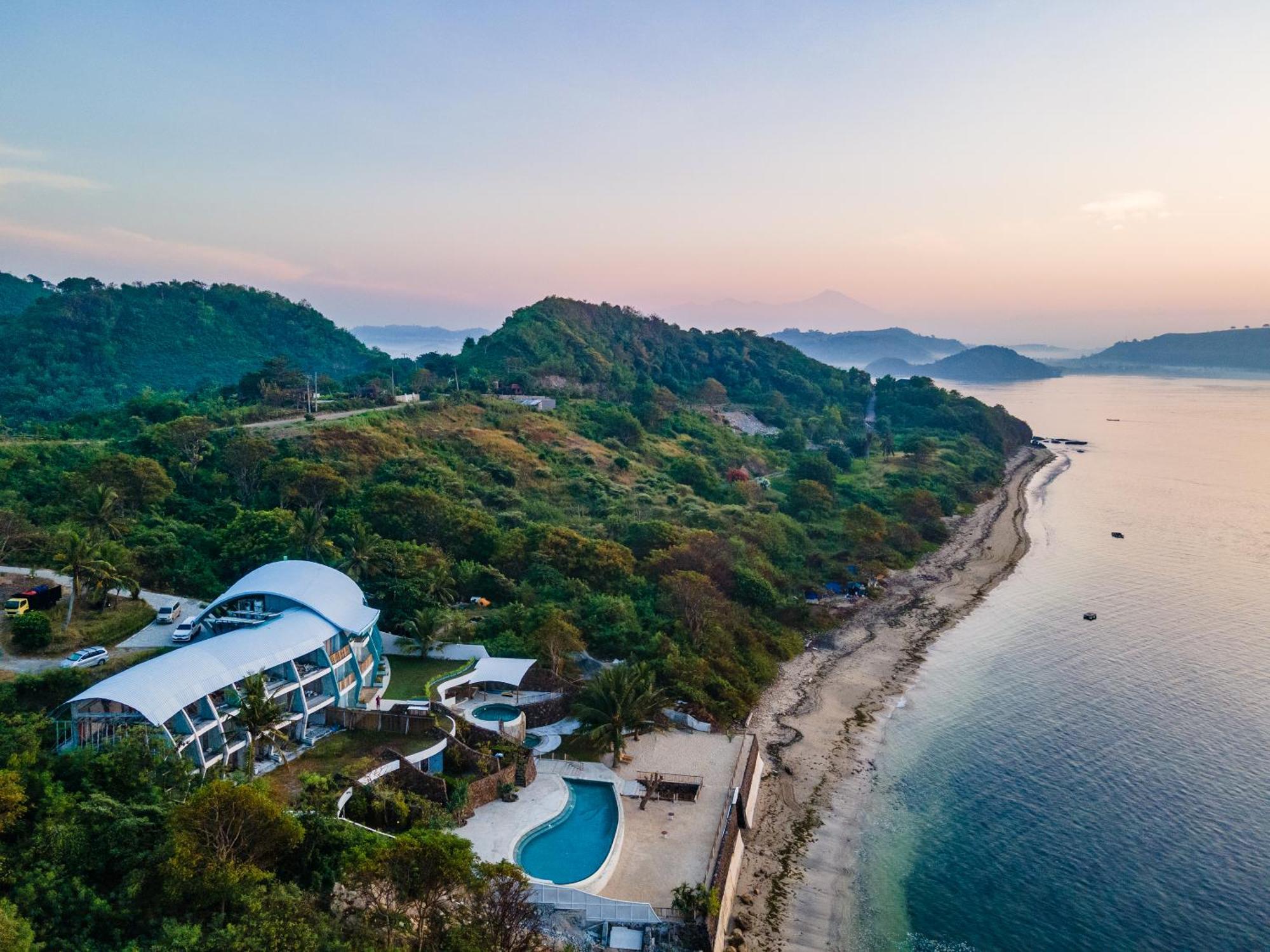 Inlight Lombok Beach Hotel Kuta  Exterior photo