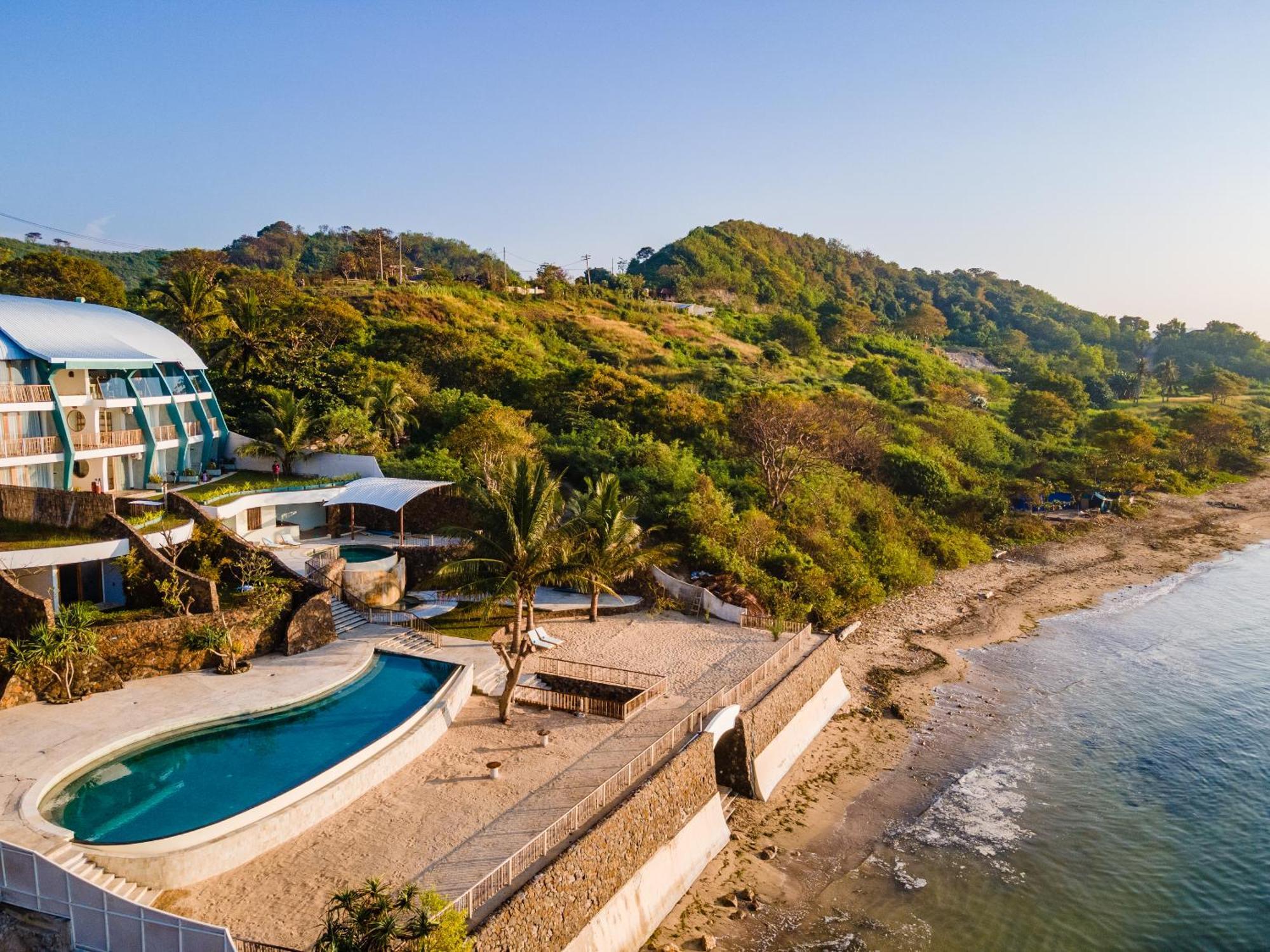 Inlight Lombok Beach Hotel Kuta  Exterior photo
